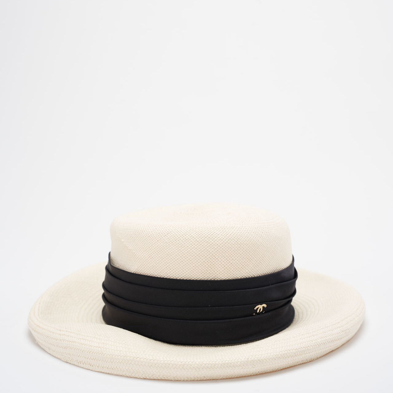 Chanel Straw Boater Hat in White and Black with CC Logo – Size M