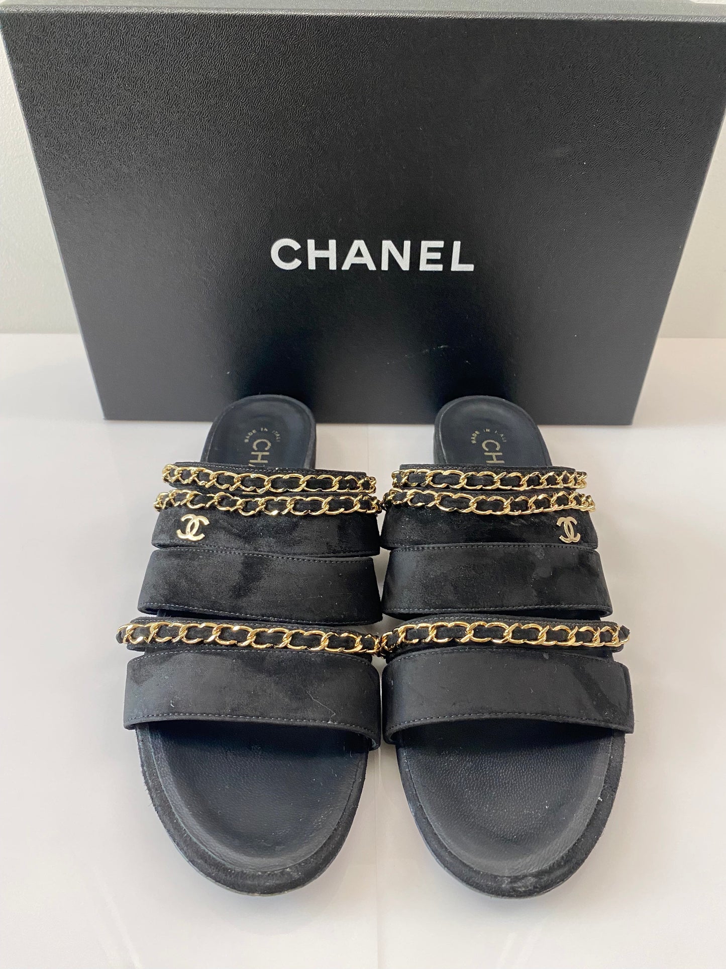 CHANEL SUEDE CALFSKIN CC CHAIN FLAT SLIDE SANDALS