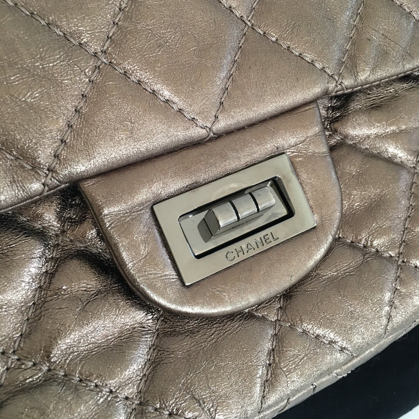 CHANEL 2.55 Shoulder Bag in Metallic Leather