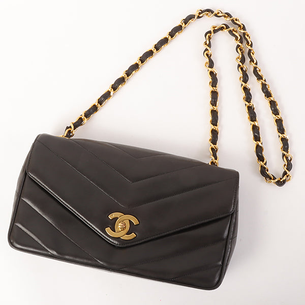 CHANEL Around 1995 Made Chevron Stitch V Flap Turn-Lock Chain Bag Black