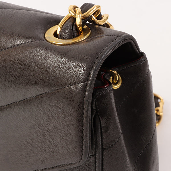 CHANEL Around 1995 Made Chevron Stitch V Flap Turn-Lock Chain Bag Black