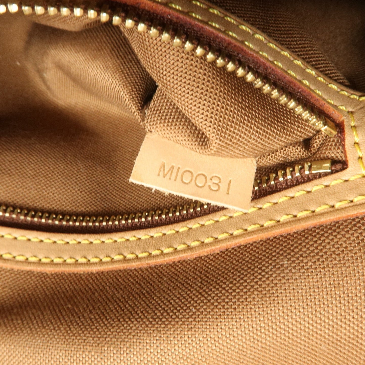 Louis Vuitton Monogram Mini Looping Shoulder Bag Hand Bag M51147