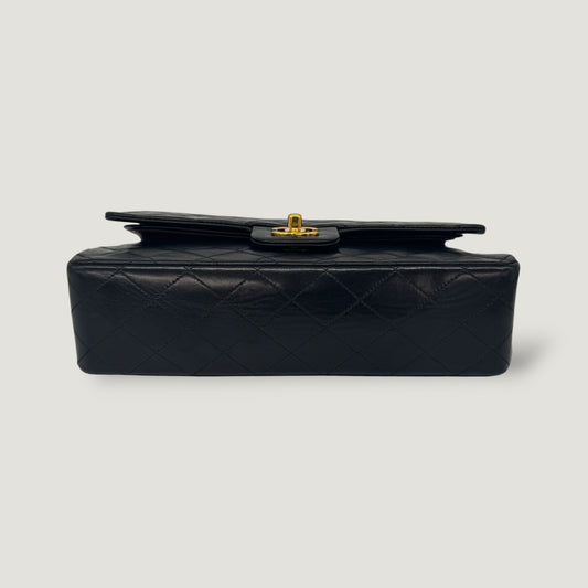 CHANEL CLASSIC MEDIUM BAG