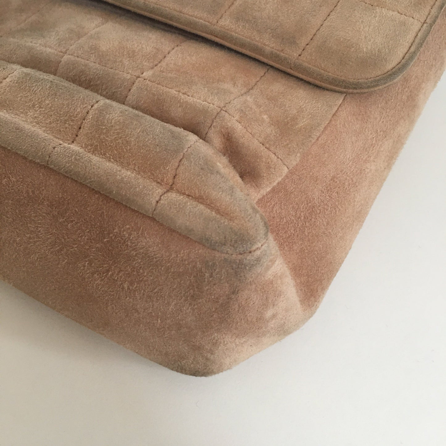 CHANEL 2.55 Shoulder Bag in Beige Suede