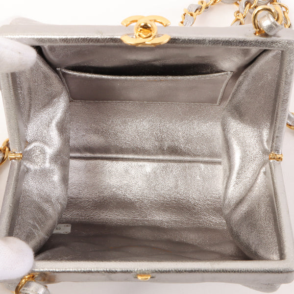 Chanel Around 1997 Made Turn-Lock Metal Clasp Chain Bag Silver