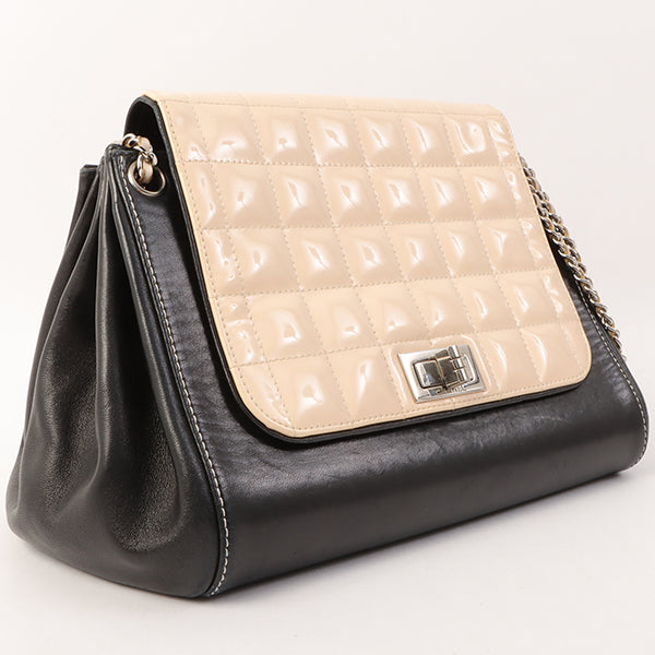 Chanel Around 2001 Made Patent Leather Comby Chocobar 2.55 Chain Bag Beige/Black