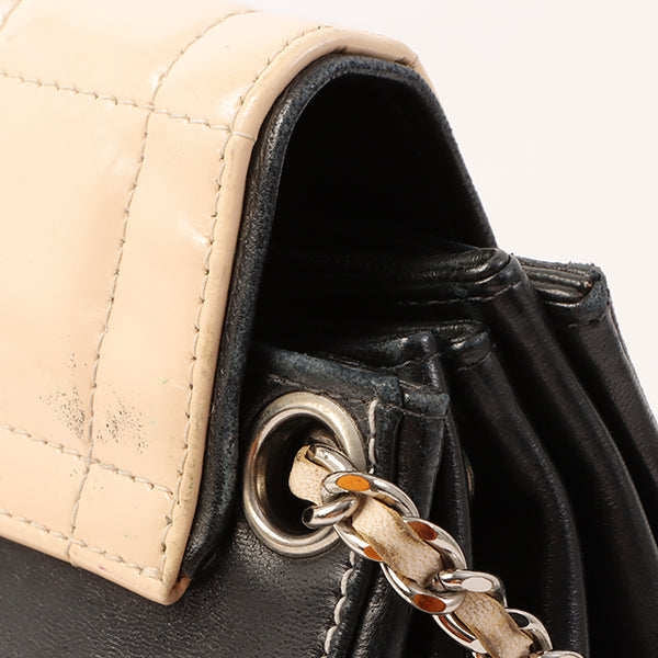 Chanel Around 2001 Made Patent Leather Comby Chocobar 2.55 Chain Bag Beige/Black
