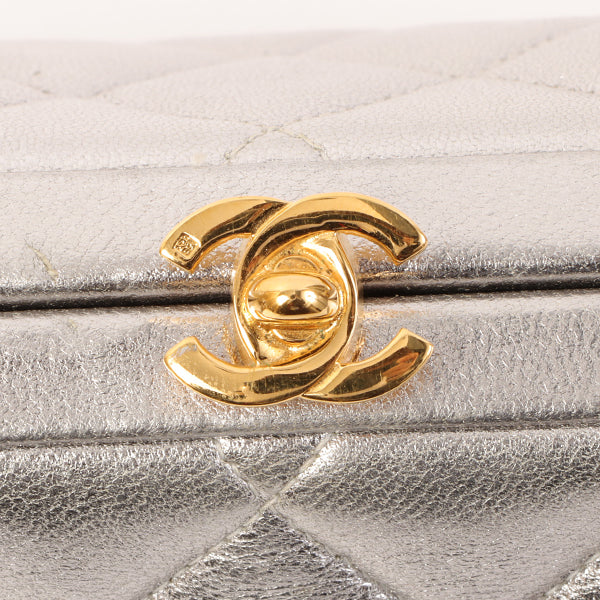 Chanel Around 1997 Made Turn-Lock Metal Clasp Chain Bag Silver