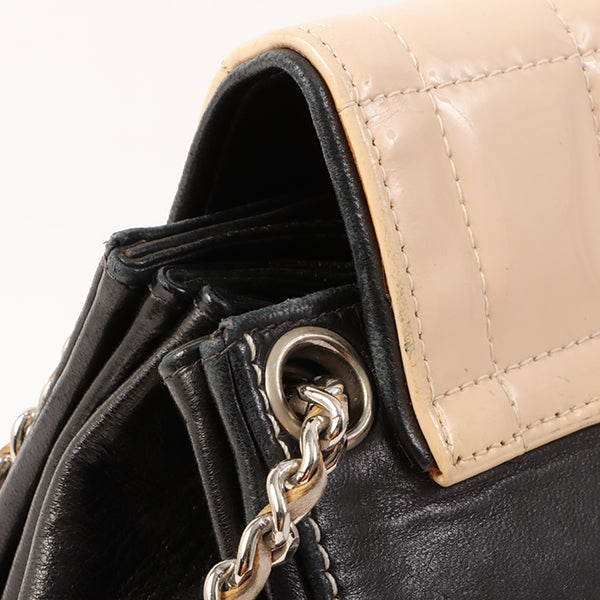 Chanel Around 2001 Made Patent Leather Comby Chocobar 2.55 Chain Bag Beige/Black