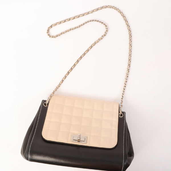 Chanel Around 2001 Made Patent Leather Comby Chocobar 2.55 Chain Bag Beige/Black