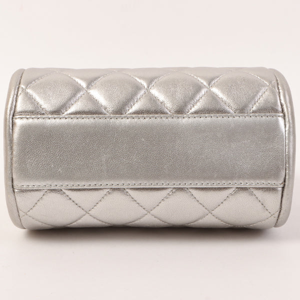 Chanel Around 1997 Made Turn-Lock Metal Clasp Chain Bag Silver