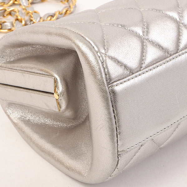 Chanel Around 1997 Made Turn-Lock Metal Clasp Chain Bag Silver