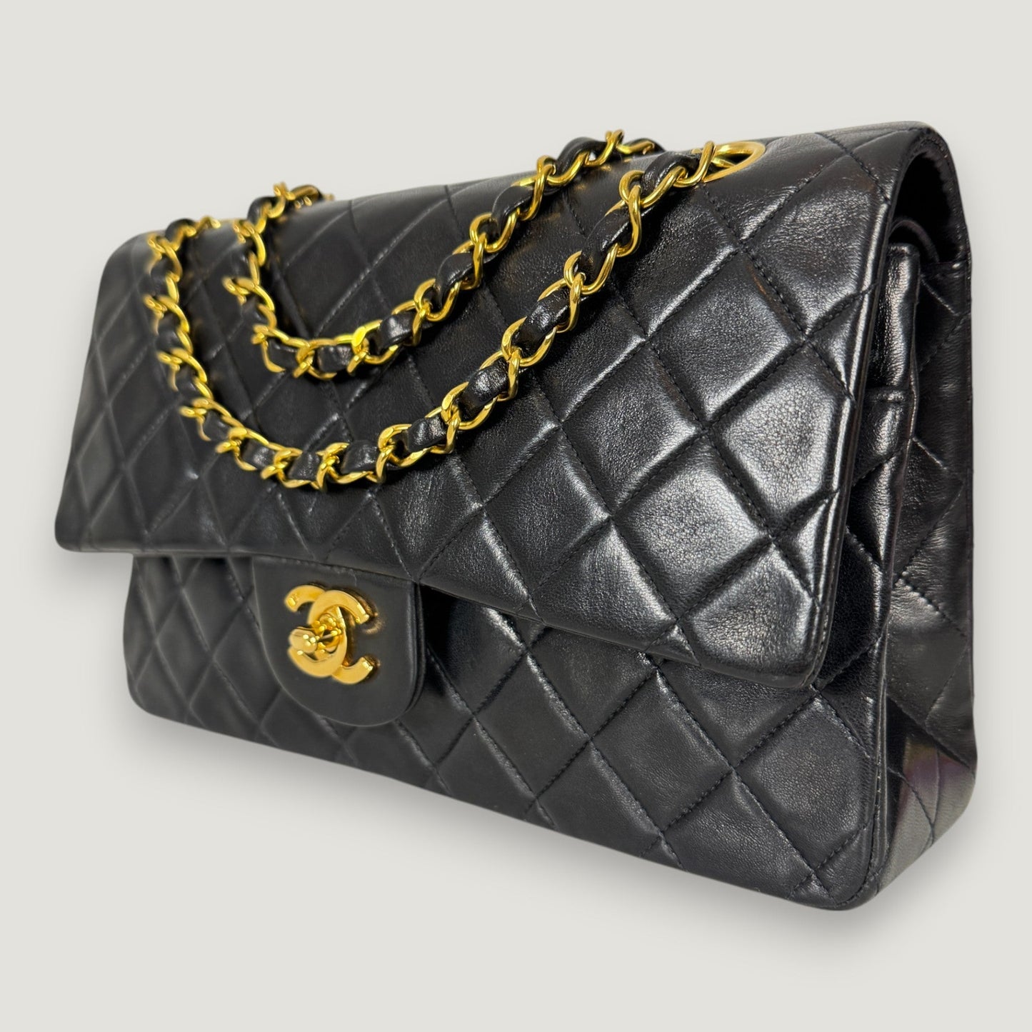 CHANEL CLASSIC MEDIUM BAG