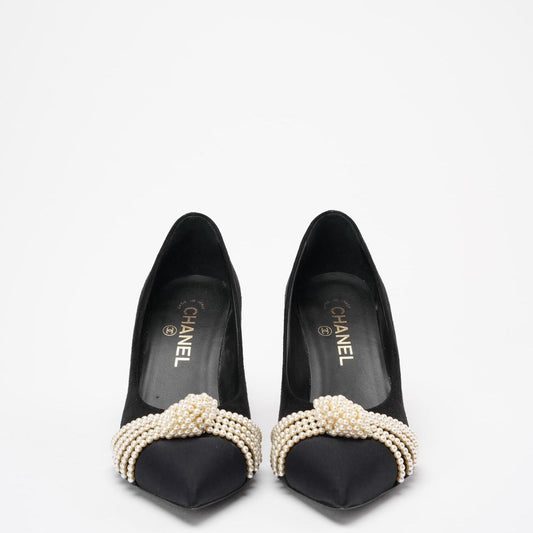 Chanel Black Suede Pearl Grosgrain Pumps size 38½