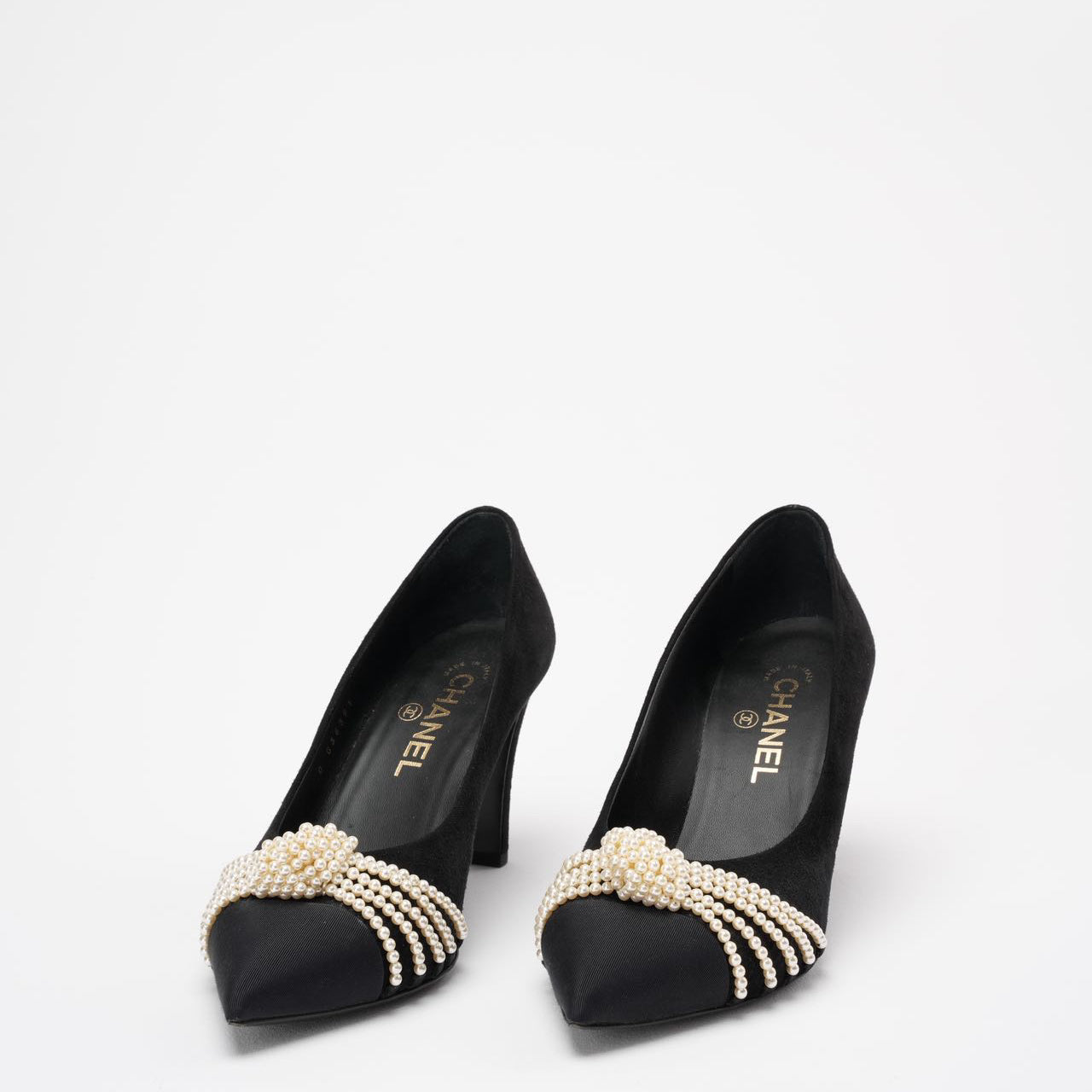 Chanel Black Suede Pearl Grosgrain Pumps size 38½