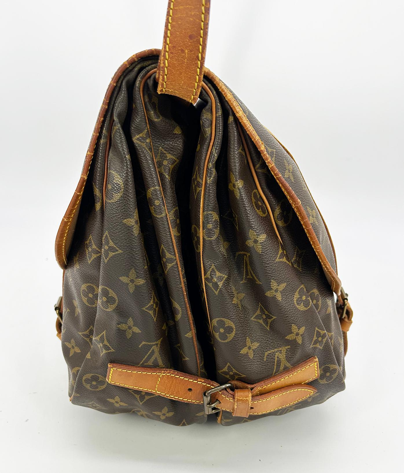 LOUIS VUITTON   Monogram Samur 43 Messenger Shoulder Bag