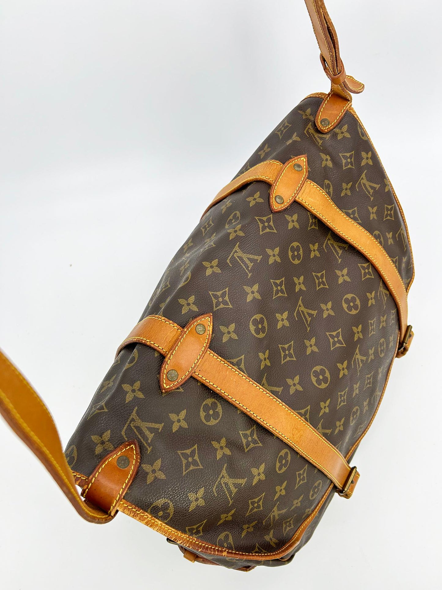 LOUIS VUITTON   Monogram Samur 43 Messenger Shoulder Bag