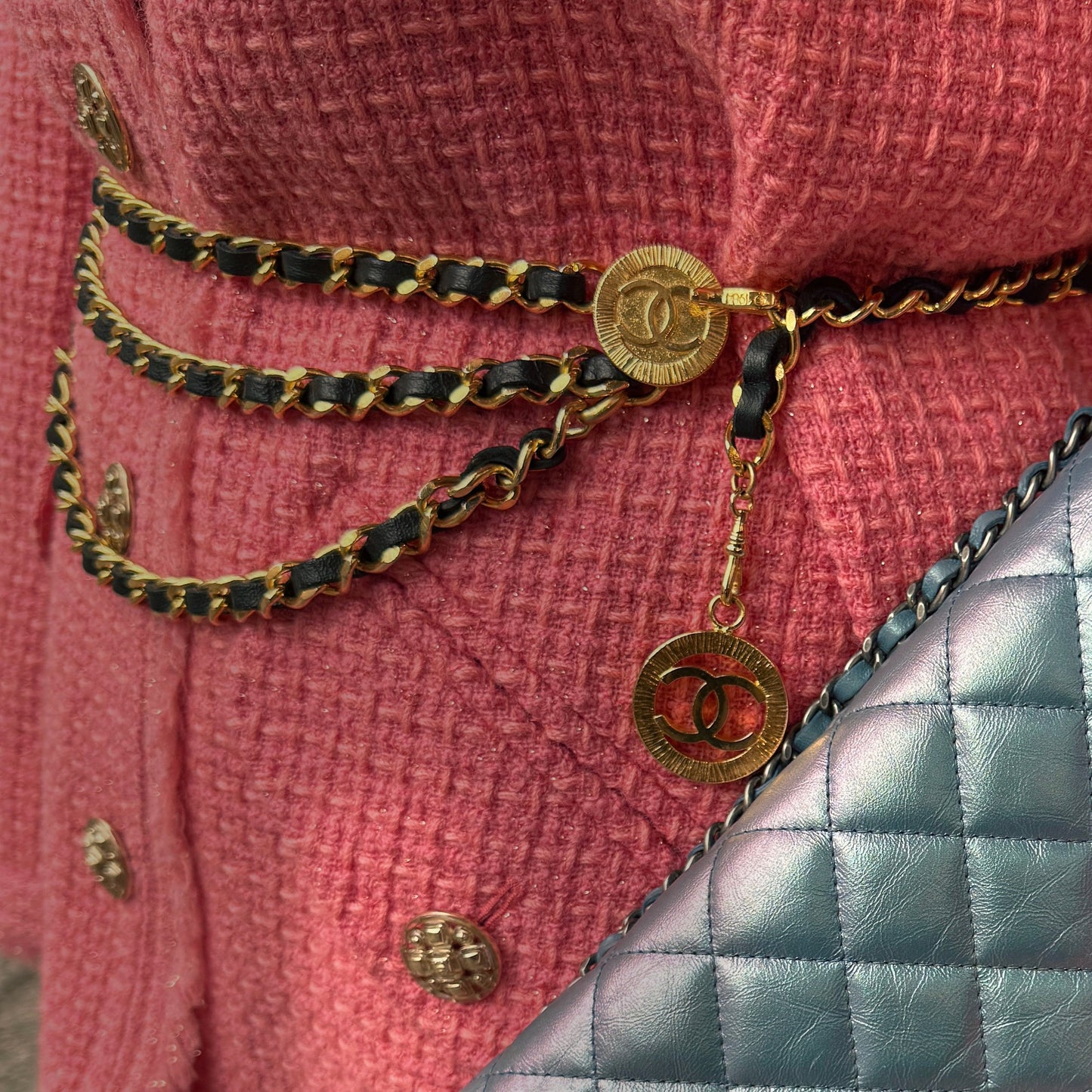 CHANEL   Black Golden Waist Chain