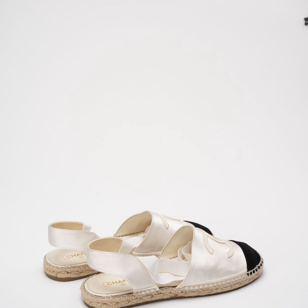 Chanel White/Black Lambskin Cap Toe CC Espadrille 40