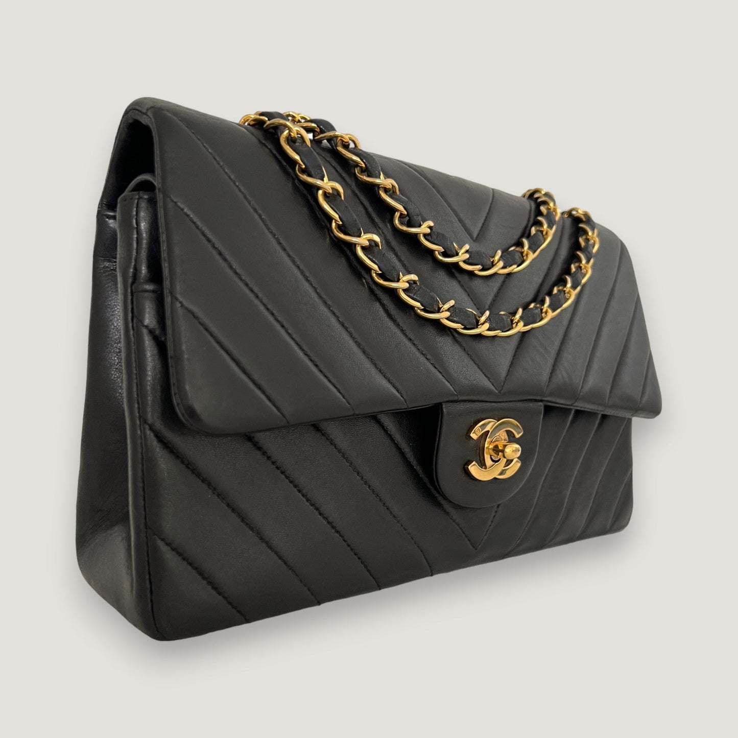 CHANEL CLASSIC MEDIUM BAG