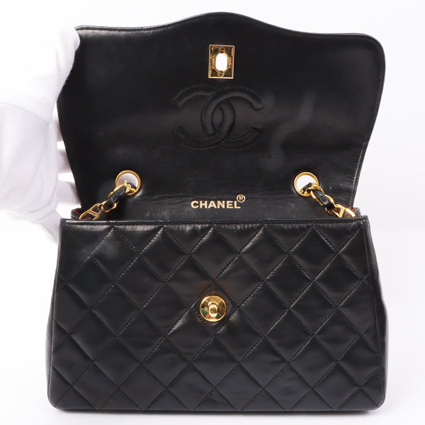 Chanel Around 1990 Made Edge Flap Turn-Lock Chain Bag With Pouch Black