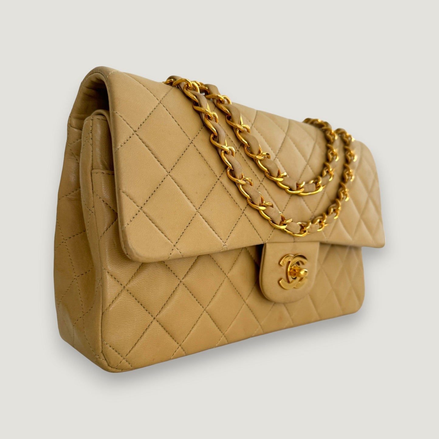 CHANEL CLASSIC MEDIUM BAG