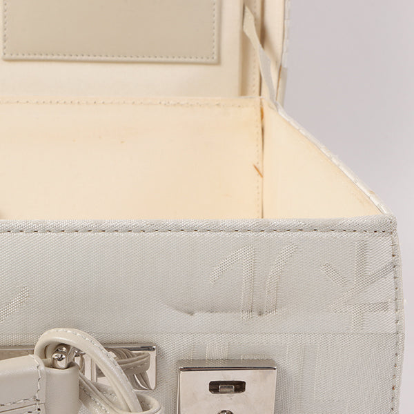 Chanel Around 2005 Made Ginza Limited Logo Pattern Pearl Cc Mark Attache Case White/Silver
