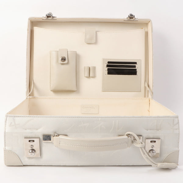Chanel Around 2005 Made Ginza Limited Logo Pattern Pearl Cc Mark Attache Case White/Silver
