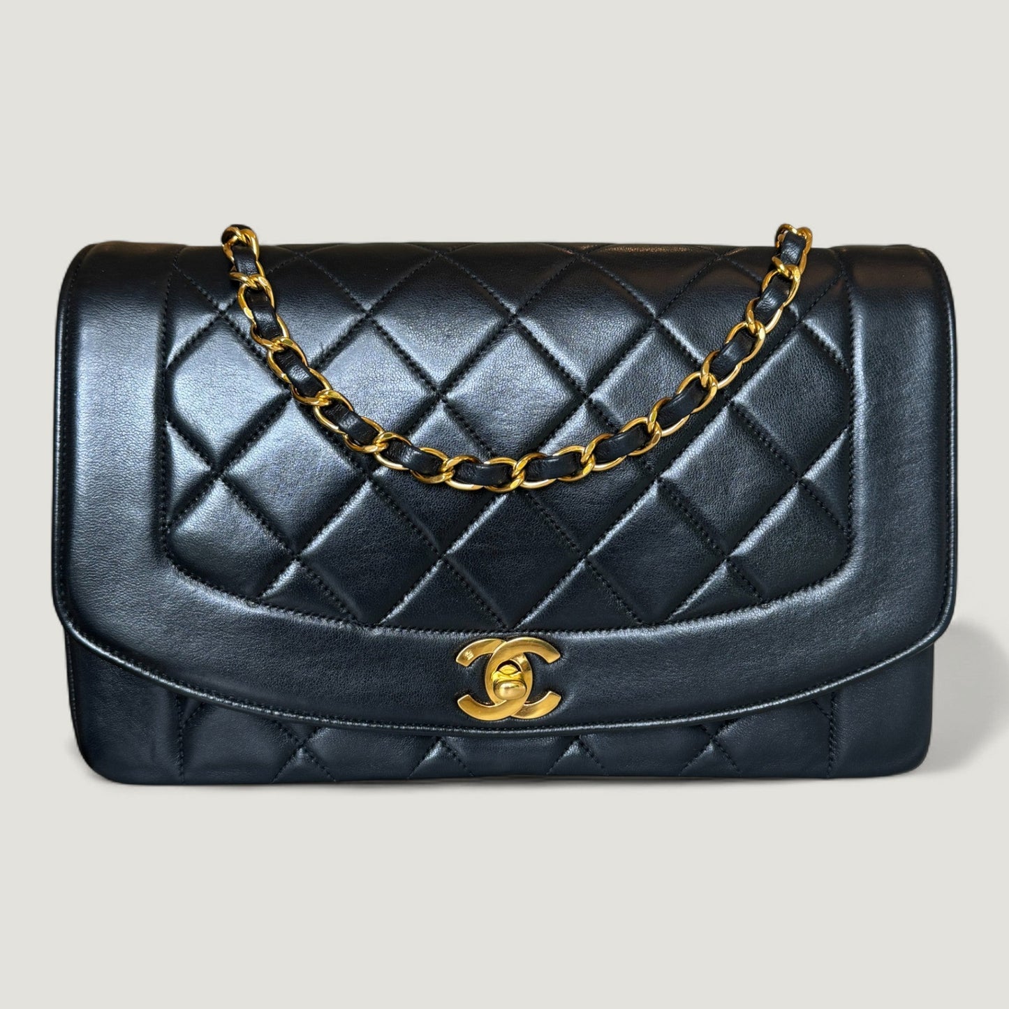 CHANEL DIANA MEDIUM BAG