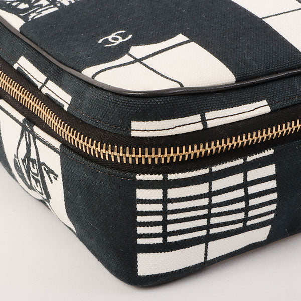 Chanel Around 2003 Made Windows Line Pouch Black