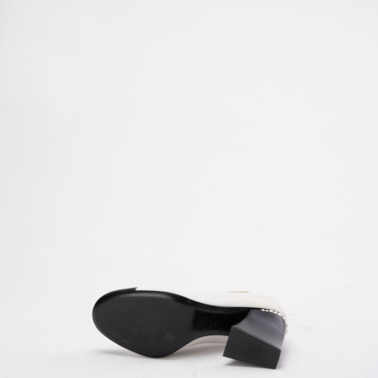 Chanel Black/White Leather Two Tone Pearl Mary Jane Shoes Size 38.5