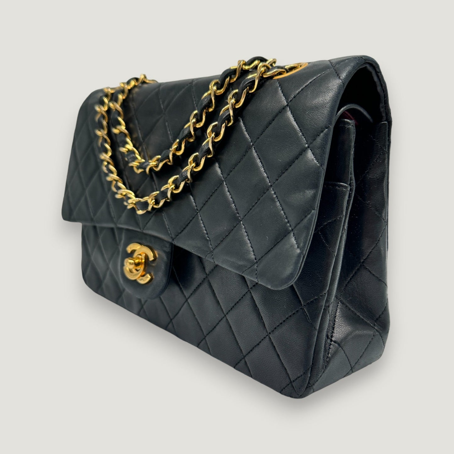CHANEL CLASSIC MEDIUM BAG