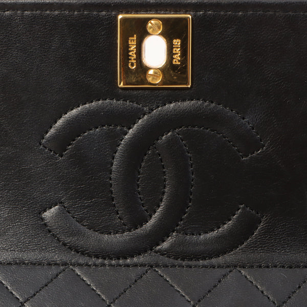 Chanel Around 1992 Made Design Flap Turn-Lock Chain Bag Black