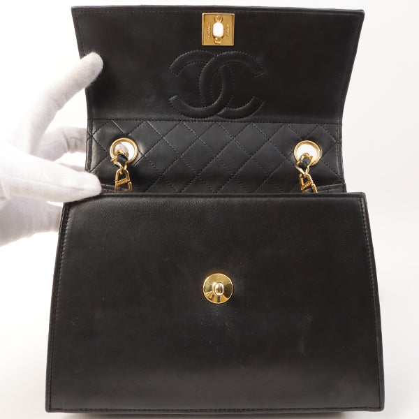 Chanel Around 1992 Made Design Flap Turn-Lock Chain Bag Black