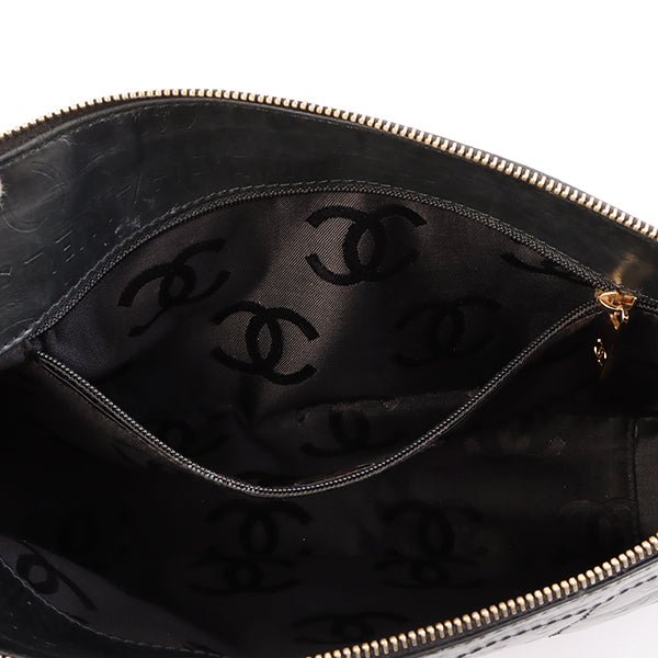 Chanel Around 2002 Made Chocobar Logo Embossed Chain Shoulder Bag Black