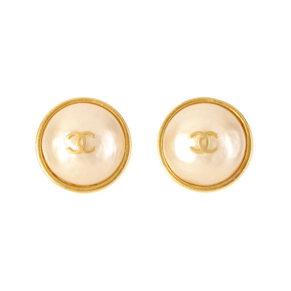 CHANEL 1995 Made Round Pearl Mini Cc Mark Earrings