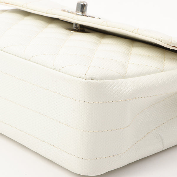 Chanel Around 1996 Made Pvc Turn-Lock Plastic Chain Handbag White
