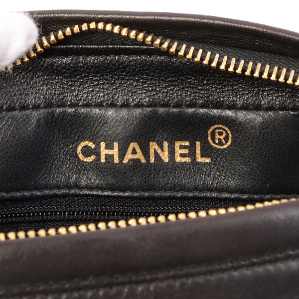 Chanel Around 1995 Made Trun-Lock Logo Charm Chain Bag Black