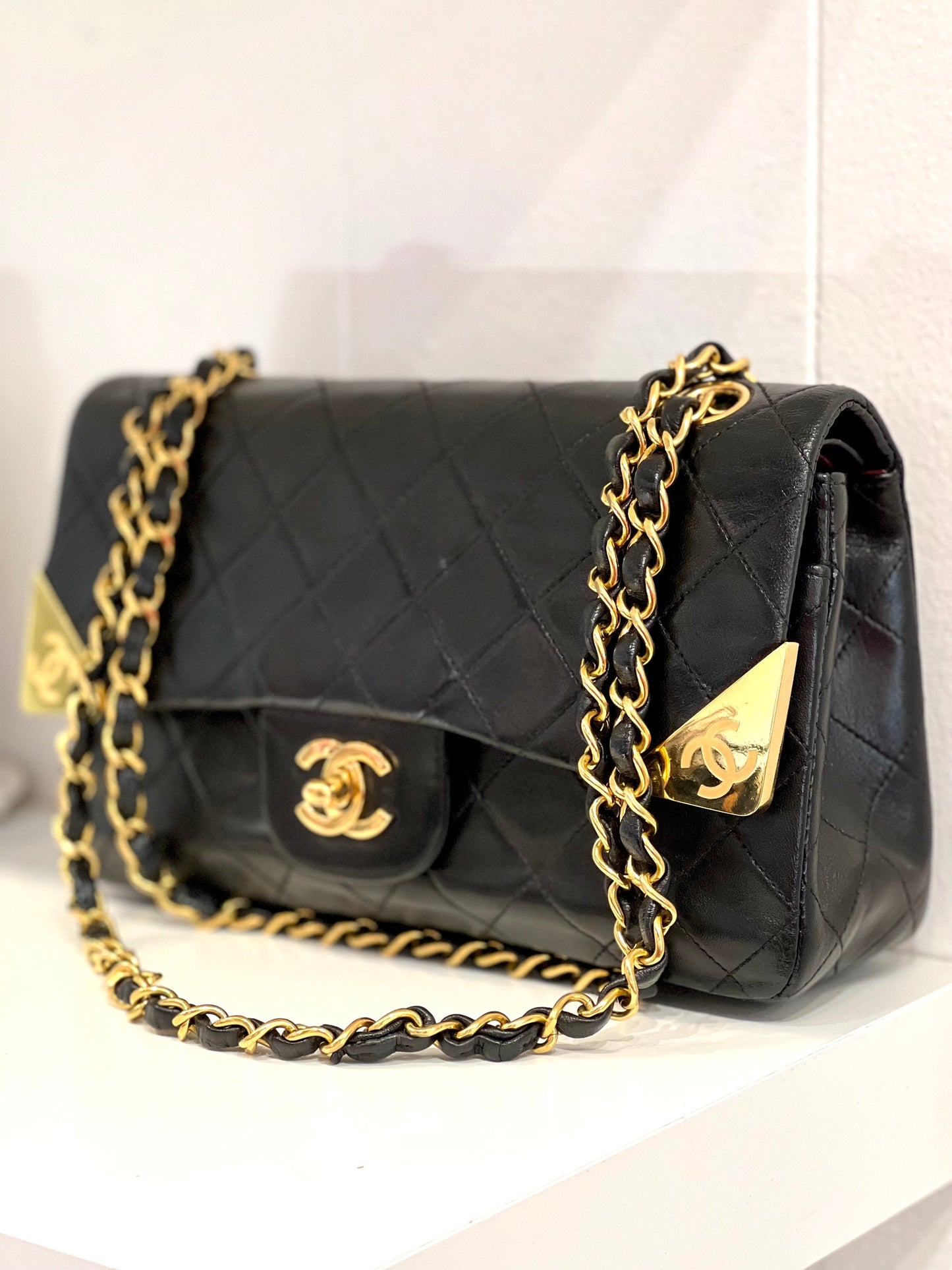 CHANEL   Flap Medium Bag