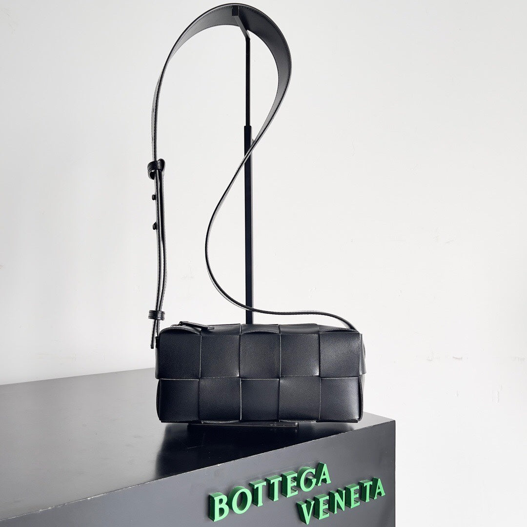 Amelia SMALL BRICK 24CM BLACK LAMBSKIN