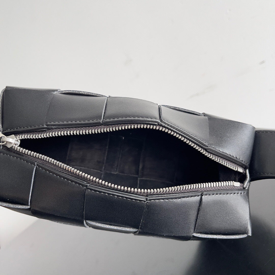 Amelia SMALL BRICK 24CM BLACK LAMBSKIN Amelia