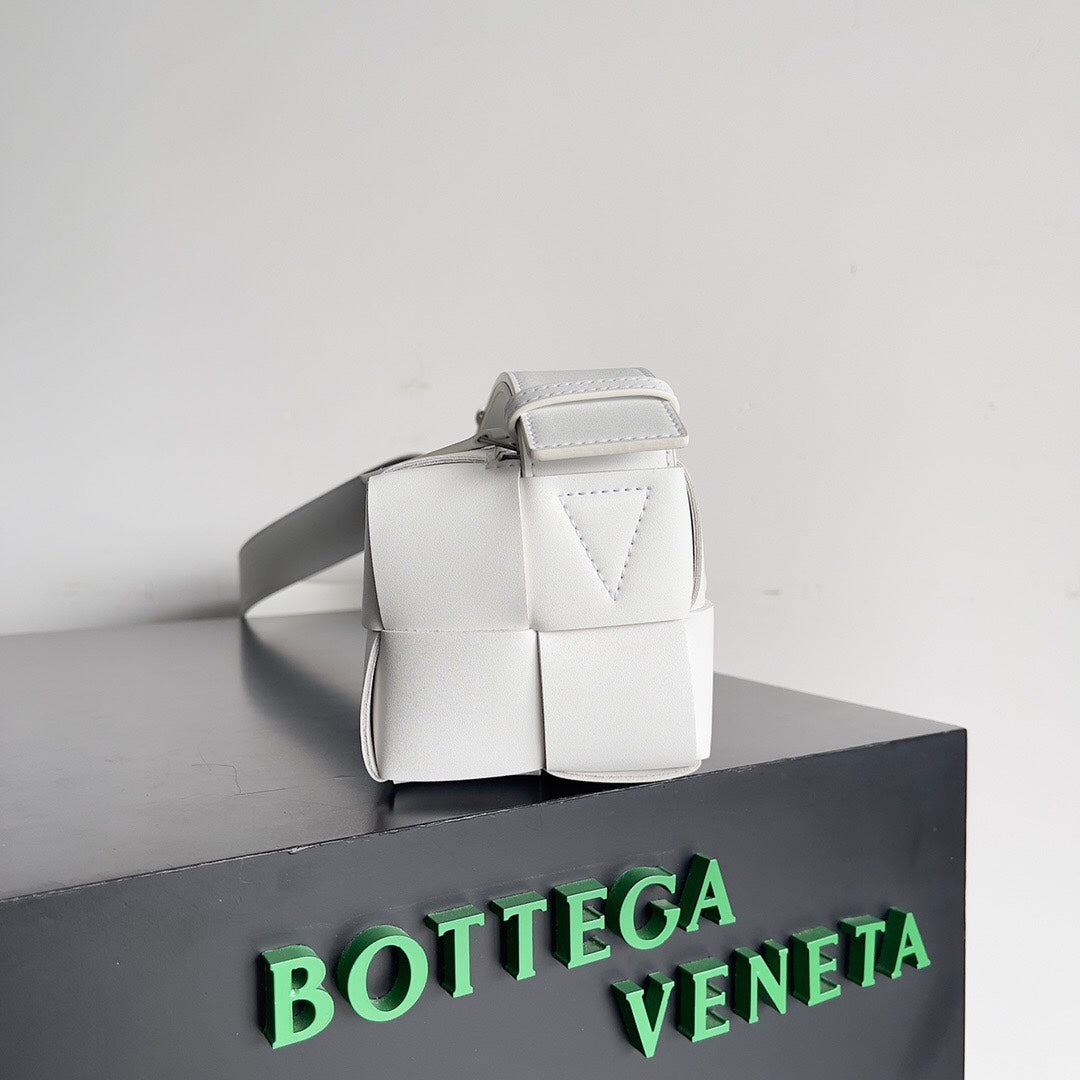 Amelia SMALL BRICK 24CM WHITE LAMBSKIN Amelia Amelia