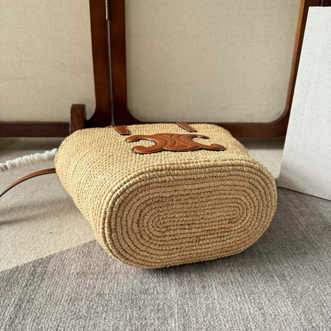 TEEN SUPPLE CELINE CLASSIC PANIER IN RAFFIA AND CALFSKIN TAN Amelia
