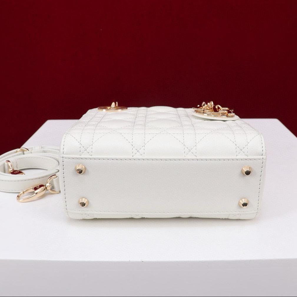 MINI LADY 17 BAG IN WHITE LAMBSKIN GOLD HARDWAWE Amelia