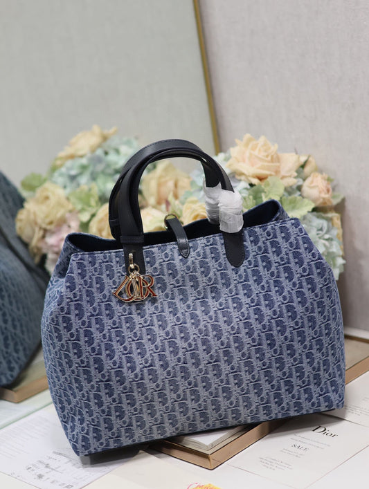 LARGE TOUJOURS 37 BLUE DENIM OBLIQUE JACQUARD Amelia