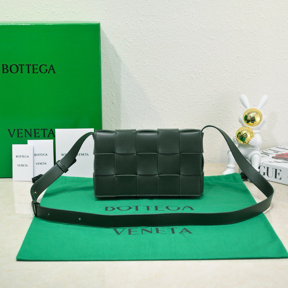 CASSETTE 23 IN DARK GREEN CALFSKIN Amelia