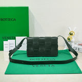 CASSETTE 23 IN DARK GREEN CALFSKIN Amelia