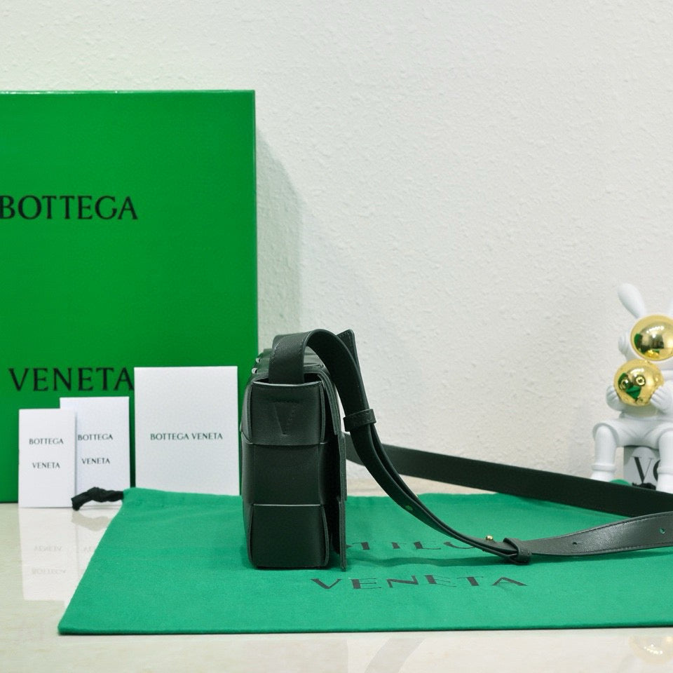 CASSETTE 23 IN DARK GREEN CALFSKIN Amelia Amelia