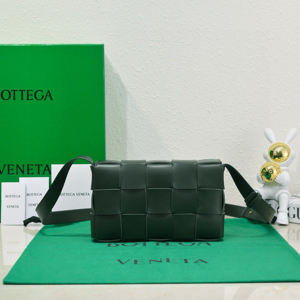 CASSETTE 23 IN DARK GREEN CALFSKIN Amelia Amelia