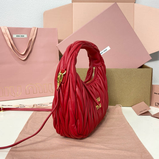 WANDER SMALL HOBO BAG 20 IN RED CALFSKIN Amelia
